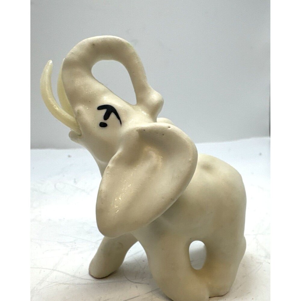 Trio Vintage Miniature Elephant Family Set of 3 Japan Bone China Dad Mom Baby - Picture 13 of 16